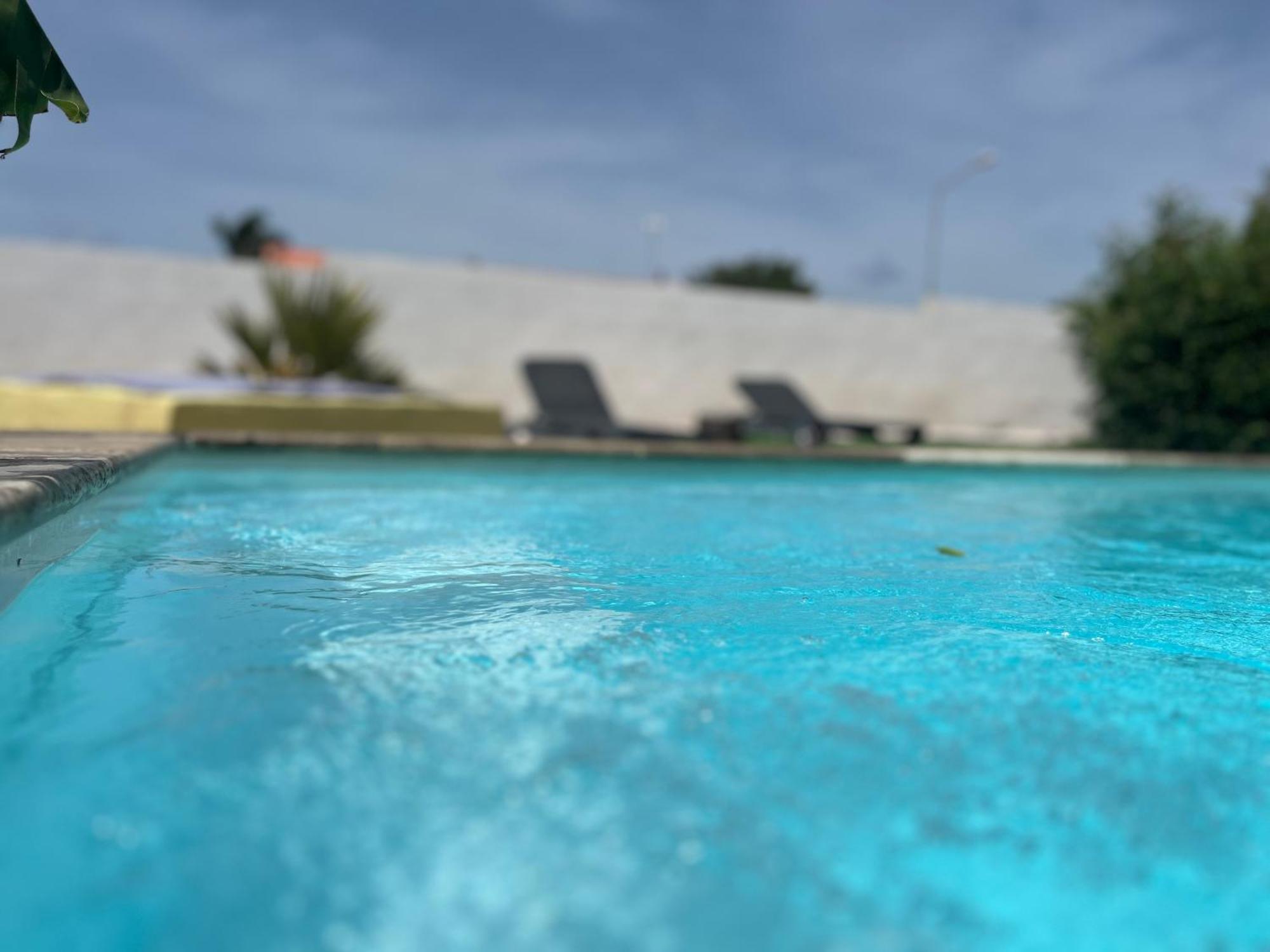 Bon Bini Kokolishi Hotel Willemstad Kültér fotó